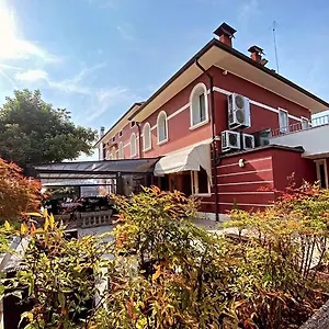 Damaro Guest house